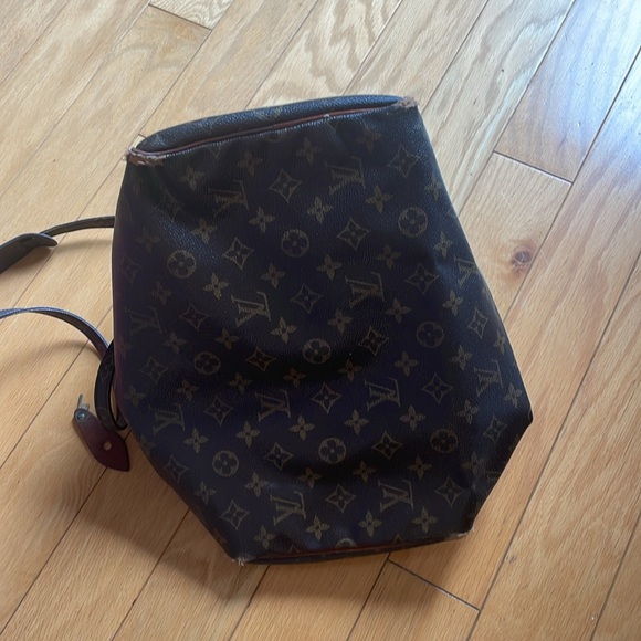 Vintage 40+ year old Speedy Louis Vuitton Bag - Picture 6 of 12